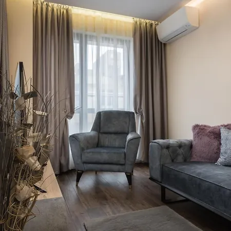 Cats Apartment Warna