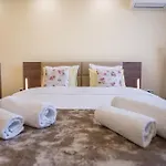 아파트 Cats